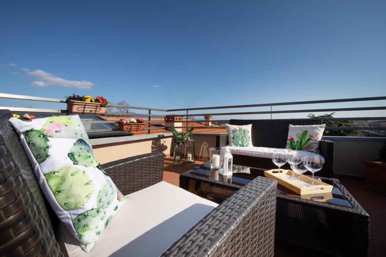 Rooftop Delight With Terrace 卢卡 外观 照片